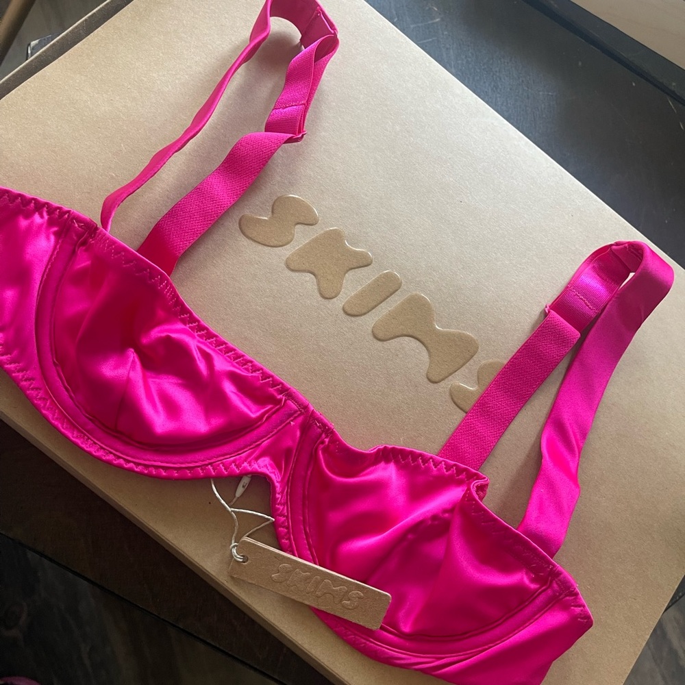 SKIMS BRA 36A NWT